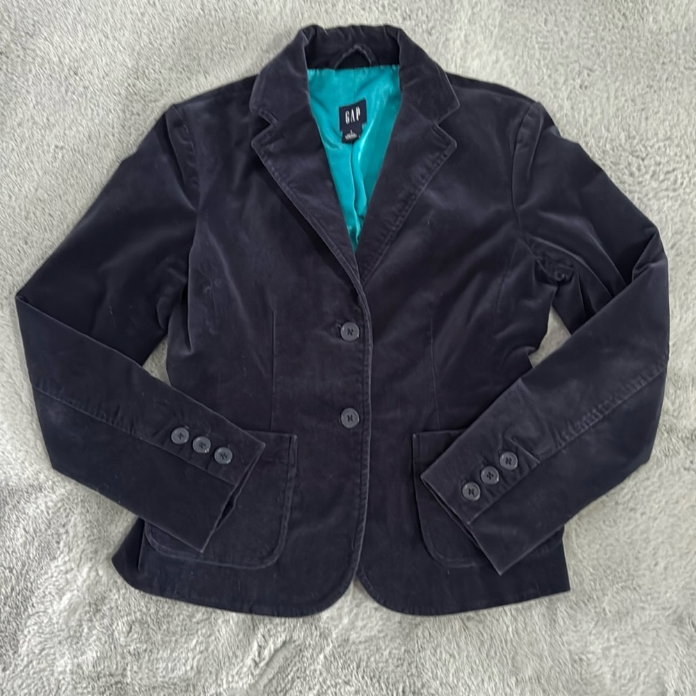 Women’s size 2 GAP navy blue velvety blazer.